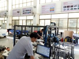 機(jī)電忙 充電 暑假進(jìn)行時(shí) 湖北理工學(xué)院機(jī)械設(shè)備研發(fā)實(shí)踐紀(jì)實(shí)